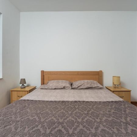 Apartments Franicevic Petrovac Εξωτερικό φωτογραφία