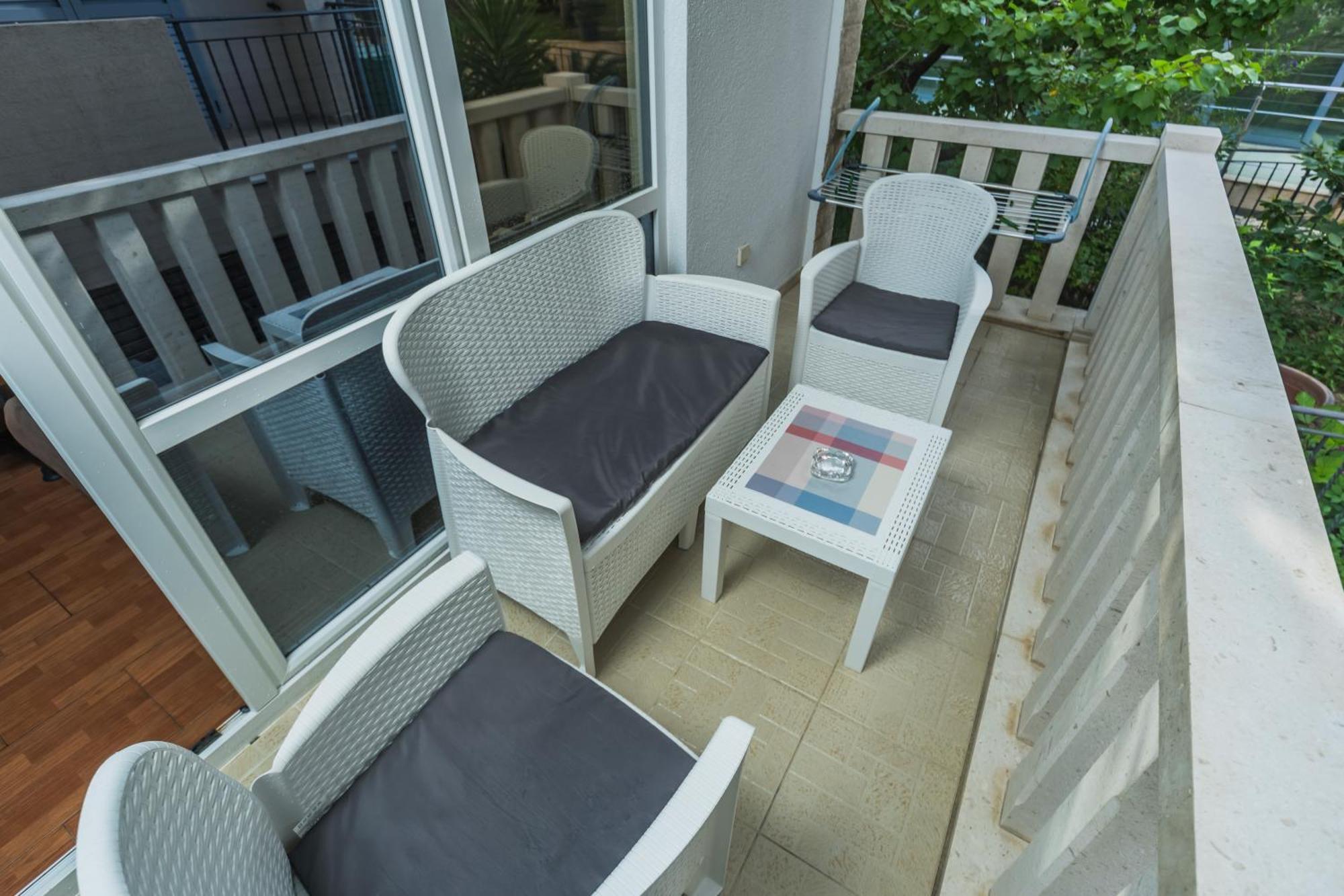 Apartments Franicevic Petrovac Εξωτερικό φωτογραφία