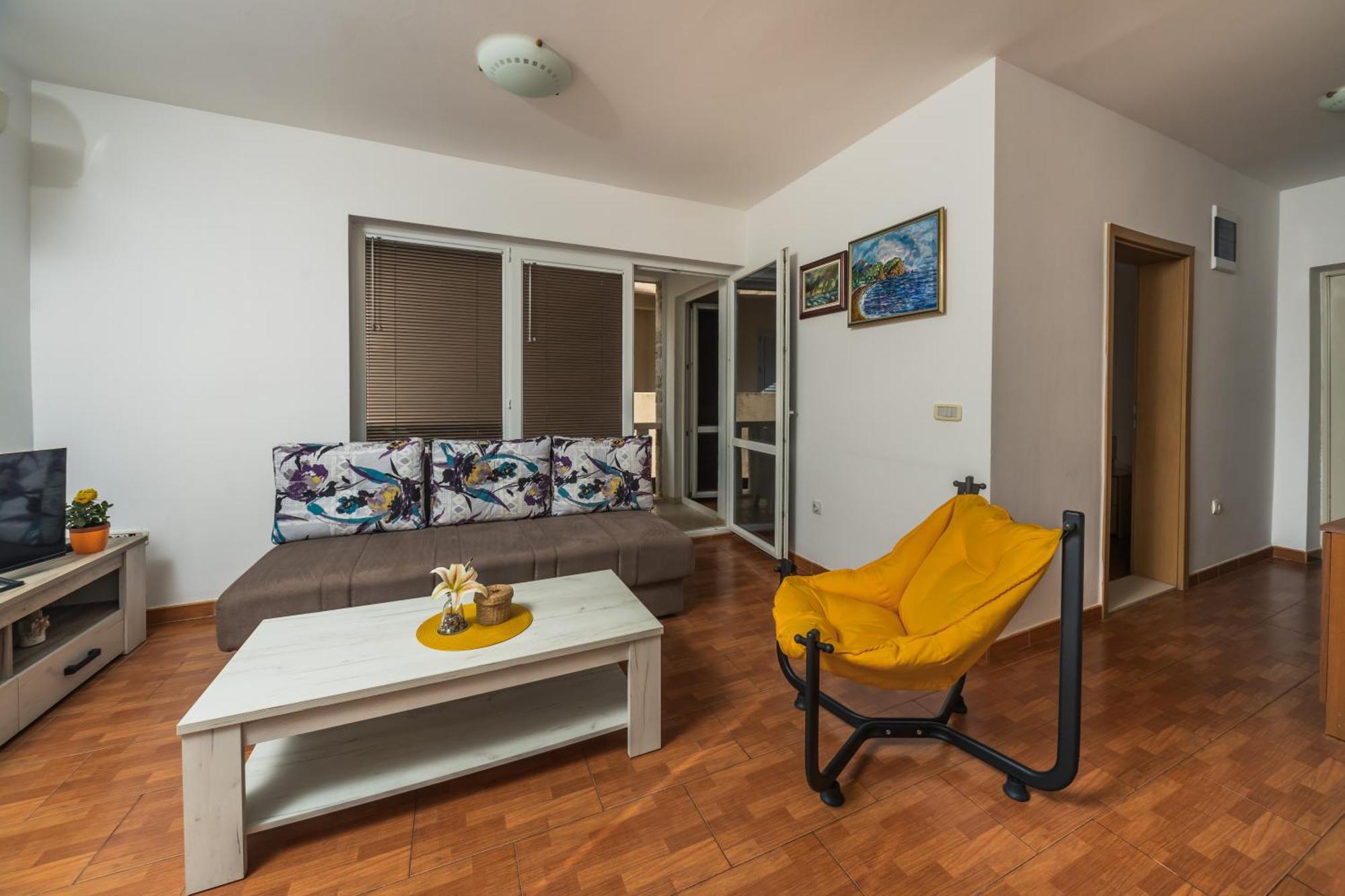 Apartments Franicevic Petrovac Εξωτερικό φωτογραφία