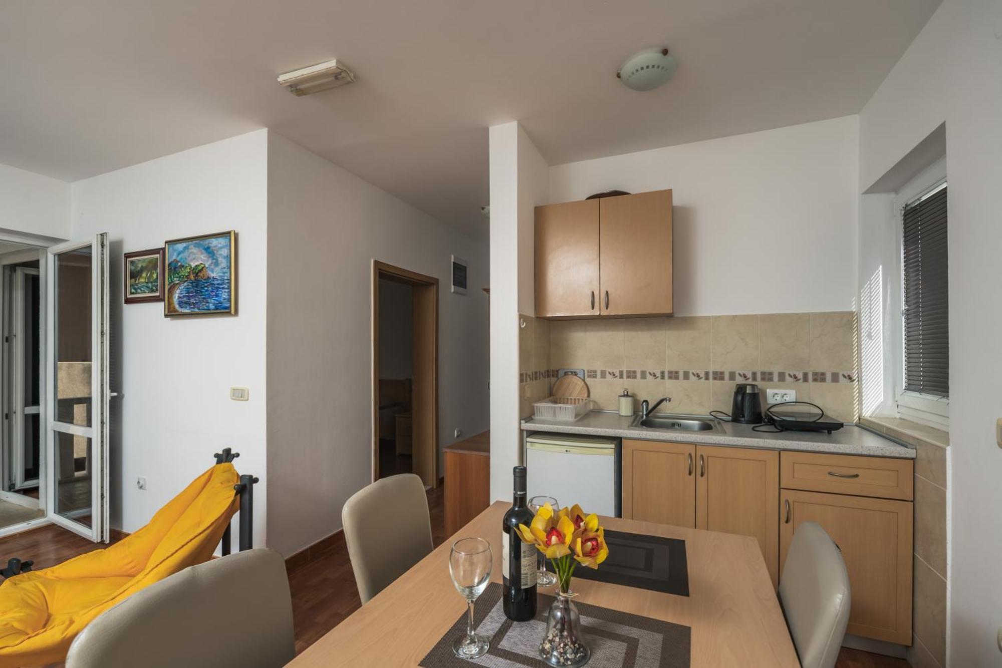 Apartments Franicevic Petrovac Εξωτερικό φωτογραφία